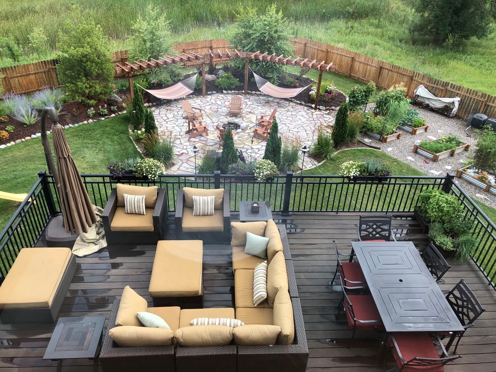 Backyard,entertaining,landscaping,deck,summer